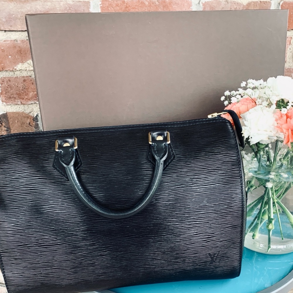 🌹 SOLD 🌹 Louis Vuitton Epi Speedy 30